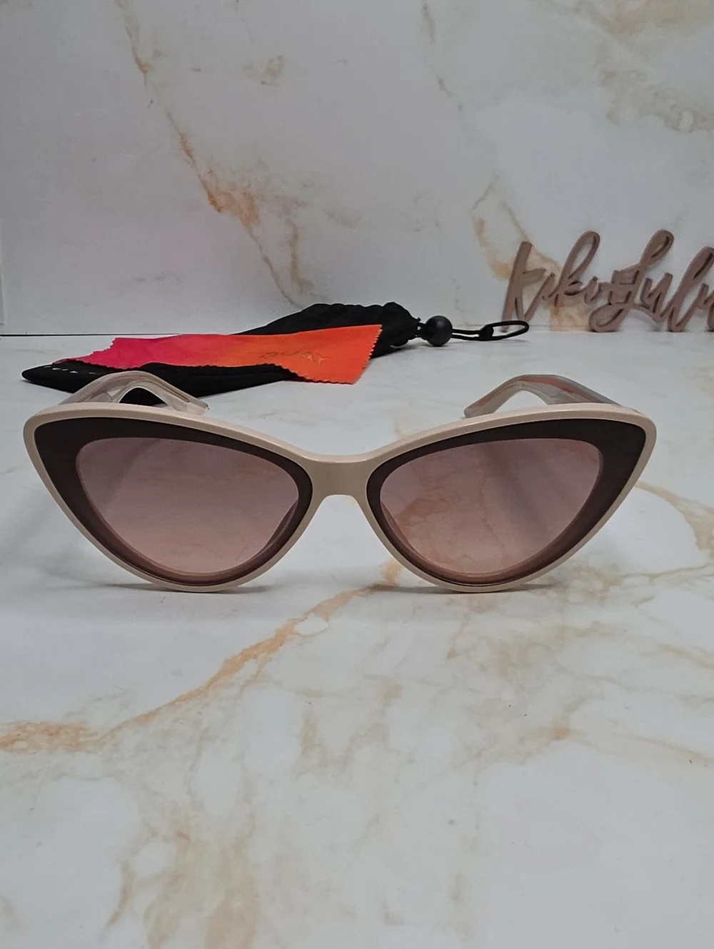 QUAY Tempted Sunglasses - Champagne/Brown Fawn